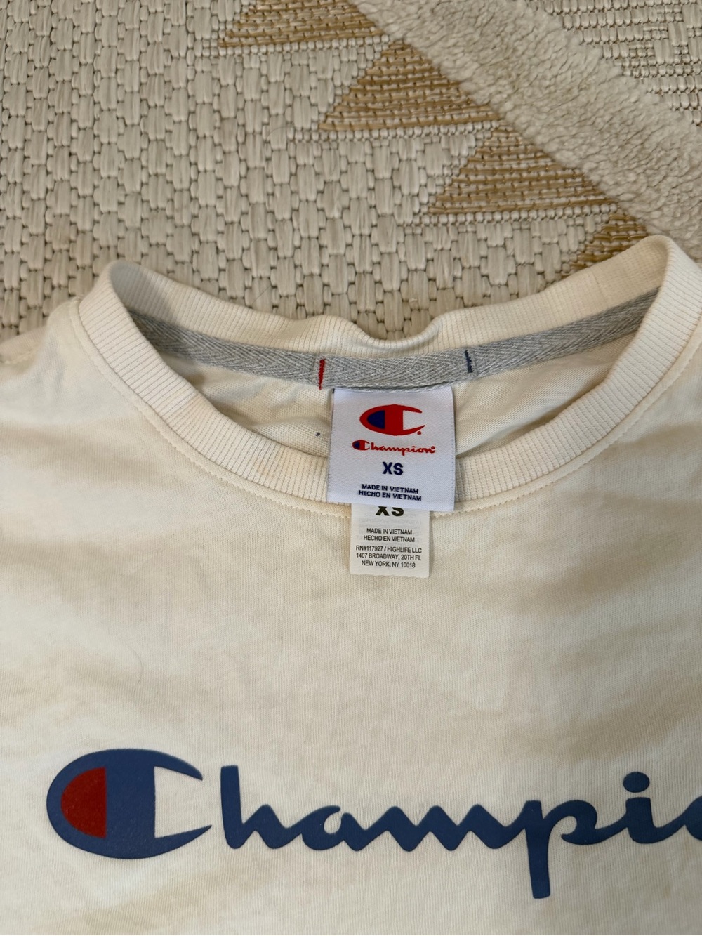 Women’s Champion Crop Top Size XS - Picture 3 of 3